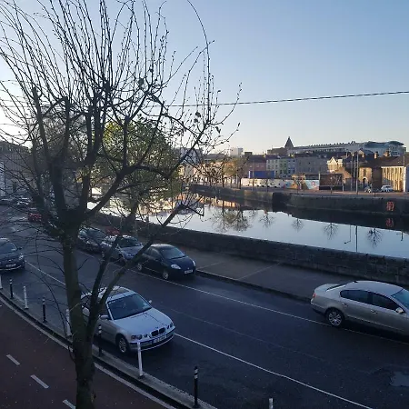 Cosy 3 Bedroom City With Great View *